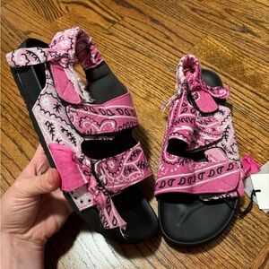 NEW Arizona Love‎ | Banana Print Pink Sandals Sz 40/10